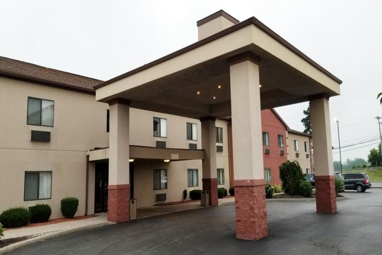 Hotel Fairbridge & Batavia-darien Amusement Park 3*