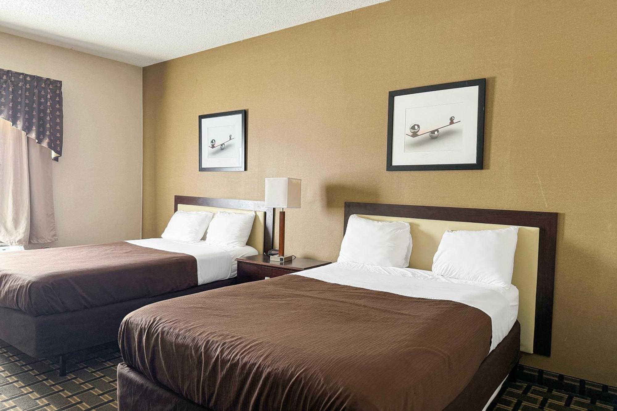 Hotel Fairbridge & Batavia-darien Amusement Park 3*