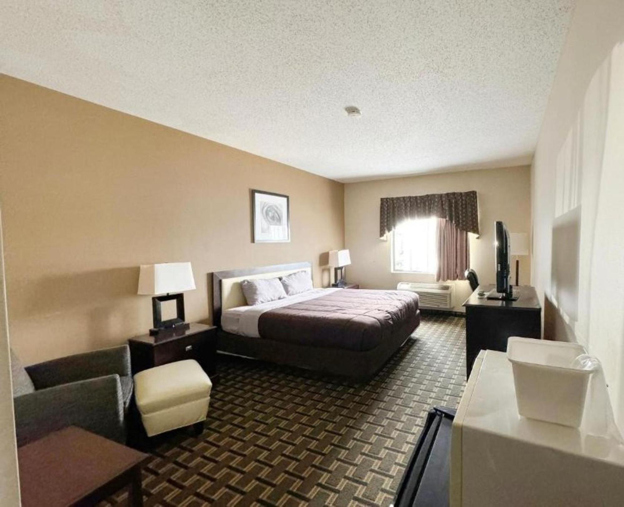 Hotel Fairbridge & Batavia-darien Amusement Park 3*